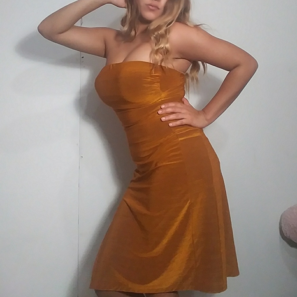 (ADDED TO BUNDLE) Strapless Bodycon Dress🦋 - Picture 5 of 6